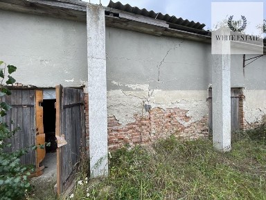 Продаж склад на ділянці 14 соток