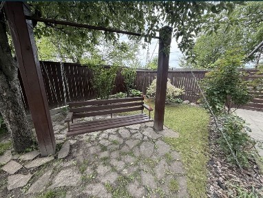 Будинок з ремонтом та меблями Слобода