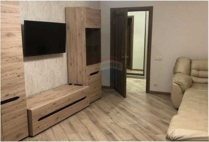 вулиця Василя Тютюнника, мікрорайон Черепанова гора, район Печерський, Київ, метро Олімпійська, вул. Василя Тютюнника 28А • ID 33557923