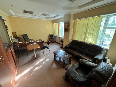 Промислово-складська база 3463 кв. м. зручне місце ціна 450 тис. у.о.