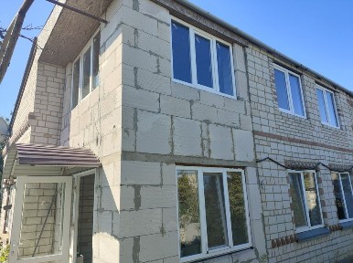 Будинок, гараж, господарські приміщення