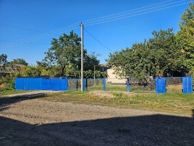 Будинок з великим двором та господарськими будівлями. Можлива розсрочка