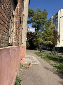 Продається простора фасадна квартира в центрі 2 кімнати індивідуальне