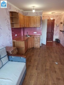 Продається 1-но кімнатна кільце Соборності, пл. Домнобудівників