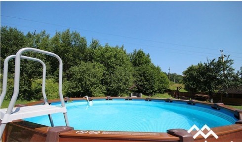 З комунальними, світло - 24/7, Карпати, чан, гори, річка.