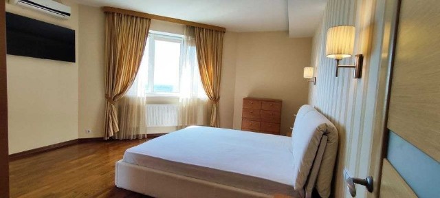 Київ, Голосіївський, вулиця Героїв Оборони 10А