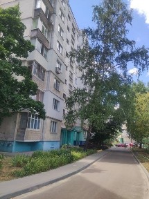 Продам 3к. квартиру в районі риночка Інтернаціоналістів