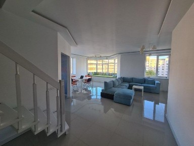 Стильна дворівнева квартира в самому центрі Вул. Шухевичів