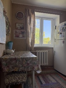 Здам на рік і більше трикімнатну квартиру в Чорноморську.