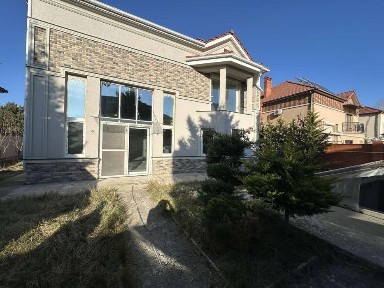 Продажа дома с красного кирпича в Совиньоне, готовность 85 %