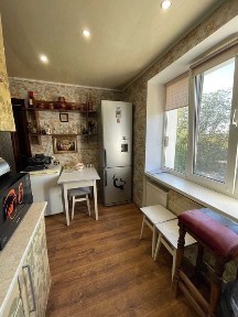 2-кімнатна з ремонтом та автономним опаленням. Ідеальна для сім'ї!