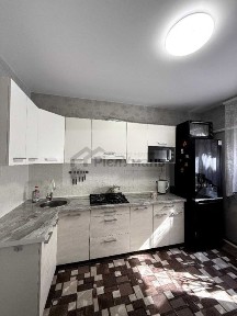 Продається затишний будинок + авто в подарунок!