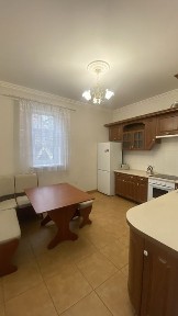 Київ, Святошинський, вулиця Степана Чобану 11