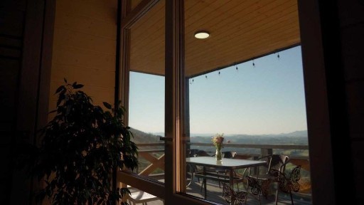 Будиночок у Карпатах