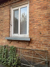 Центр, всі зручності, окремий двір, торг.