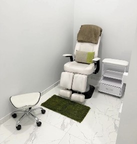 Сдам рабочее место для мастера маникюра/педикюра.