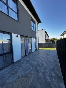 Продаж котеджу з дизайнерським ремонтом в р-н. Садовий