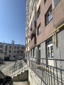 Просторе фасадне приміщення в оренду! Угорська, 14К