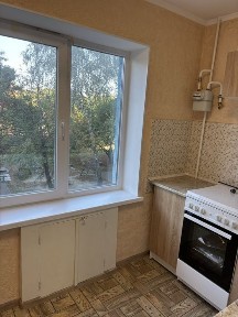 продаж 1 кімнатної квартири на 2 поверсі Попова