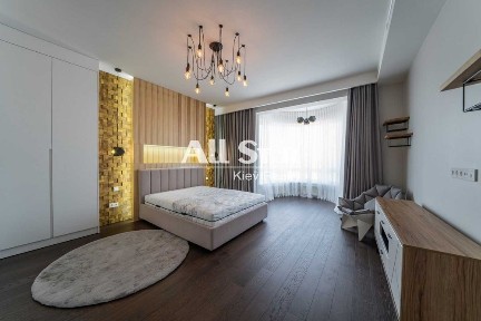 Оренда 5к квартири в Києві, Інститутська вул., 18а Без комісії