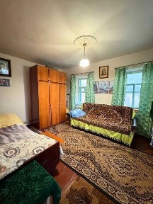 Продаж частини будинку.