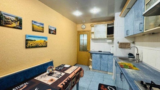 Продаємо 4-кімн квартиру на Сонячному