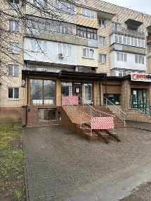 Продаж фасадного комерційного приміщення