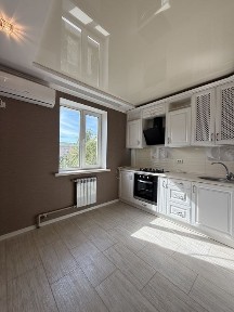 Продаж чудової 1-кімнатної з капітальним ремонтом, Велика Набережна