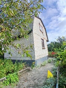 Продаж дачного будинку