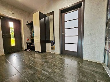 Продається сучасний одноповерховий будинок з меблями та технікою.