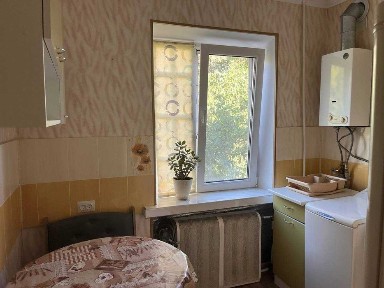 Продаж 1-к квартири в гарному стані район Апполо