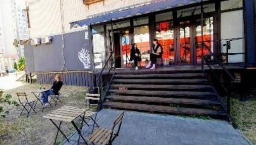 Магазини із орендарем. Супер фасад