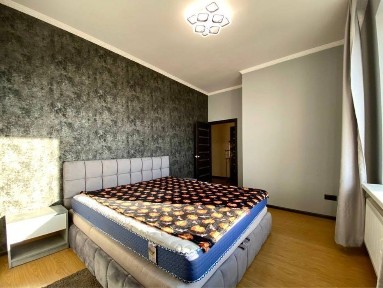 Трикімнатна квартира метро Салтівська. В районі Регіонального центру