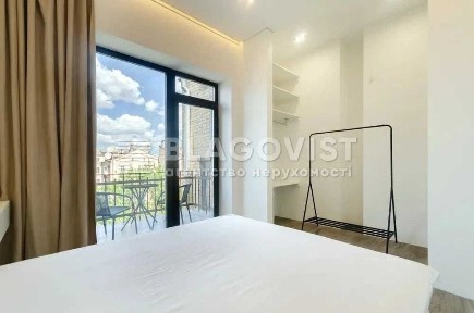 Продаж 2кім. Паньківська 18. Сталінка. Історичний Центр Столиці.