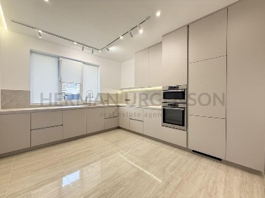 Продаж таунхаусу 123 м. кв / 2 сотки / КМ New Village