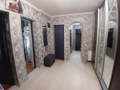 Продаж частини будинку з ремонтом