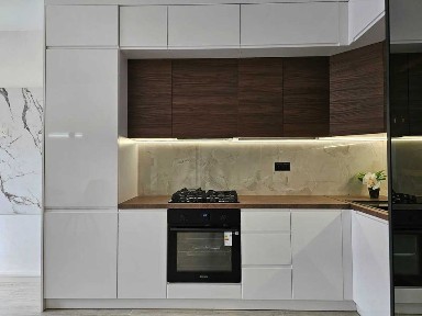 2 км. кв. цент з ремонтом, поруч парк і міське озеро