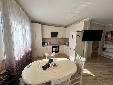 Здається в орнду однокімнатна квартира з кухня студія