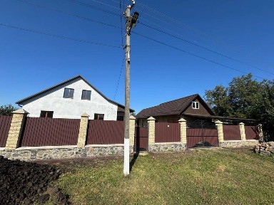 Продається будинок в Сутисках
