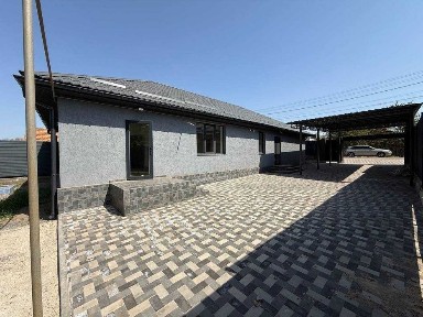 Продам новий будинок з басейном в центрі міста (пр. Миру/Пушкіна)