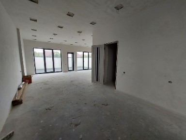 Продаж великого будинку