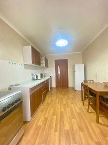 Бажана 24/1, однокімнатна в хорошому стані