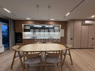 Київ, Печерський, вулиця Антоновича 109