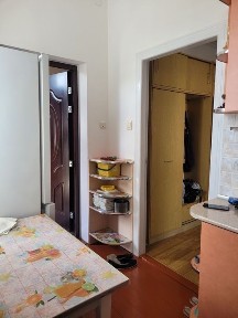 Оренда 1 км. кв. вул. Довга (Центр), автон. опалення, місце для авто, все є