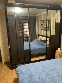 Продаж будинку в пригороді