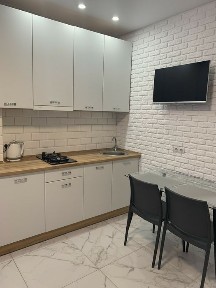 Очень уютная квартира посуточно. ЖК <a href='/newbuilding/406/view/zk-scastlivyi'>Счастливый</a> Соф. Борщаговка