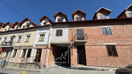 Продам 2- окімнатну квартиру в старому місті