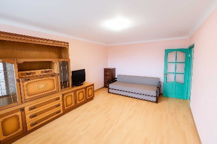 Сдам 2-комнатную квартиру на ул. Вячеслава Черновола, 30 (Киев)