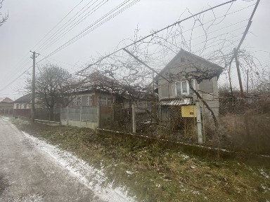 Продаж двох будинків