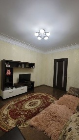 Продам 2-во кімнатну, центр міста.